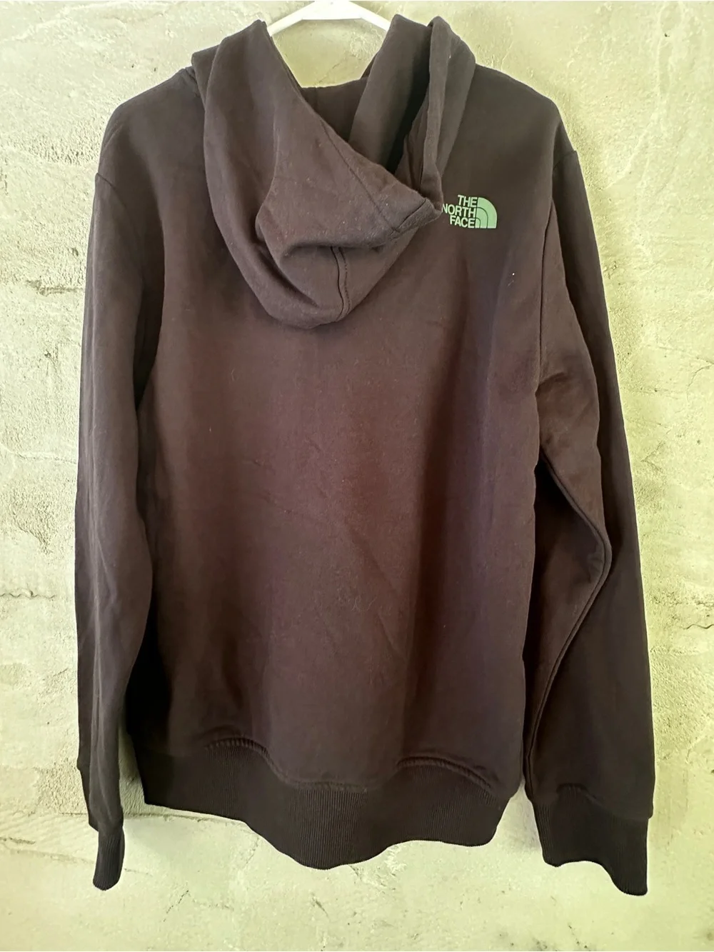 The North Face Outdoor Graphic Hoodie Men’s M Black Never Stop Exploring NWT